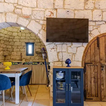 Trulli Boutique & Santa Lucia (Brindisi)